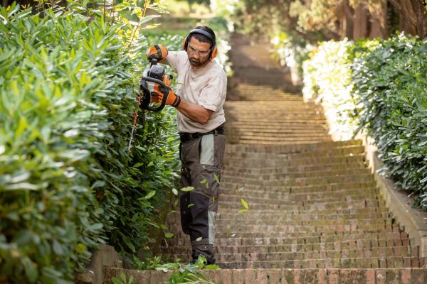 STIHL HS 82 T Benzin-Heckenschere, 60/75cm Schnittlänge – Bild 2