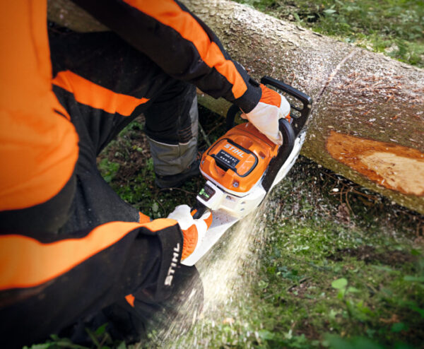STIHL MSA 300 C-O Akku-Motorsäge, 40 cm Schwert – Bild 4